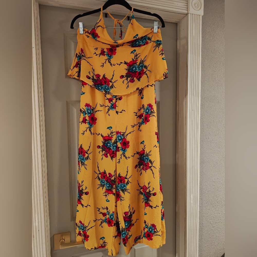 Elegant Yellow Floral Pant Outfit